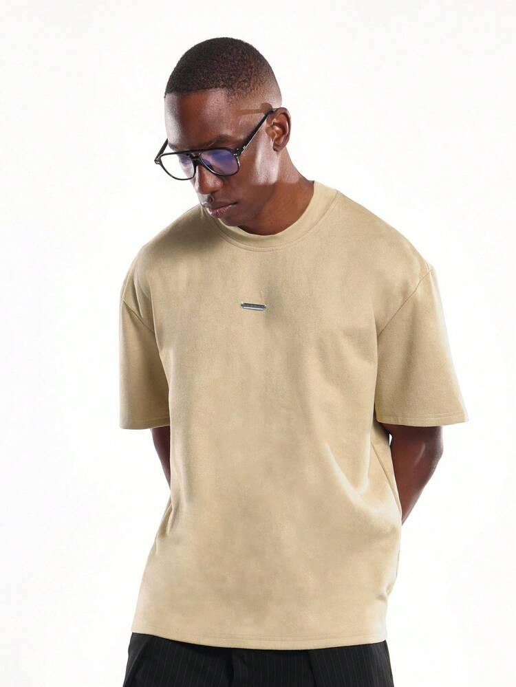 Relaxed Fit Basic Tee With Small Metal Badge