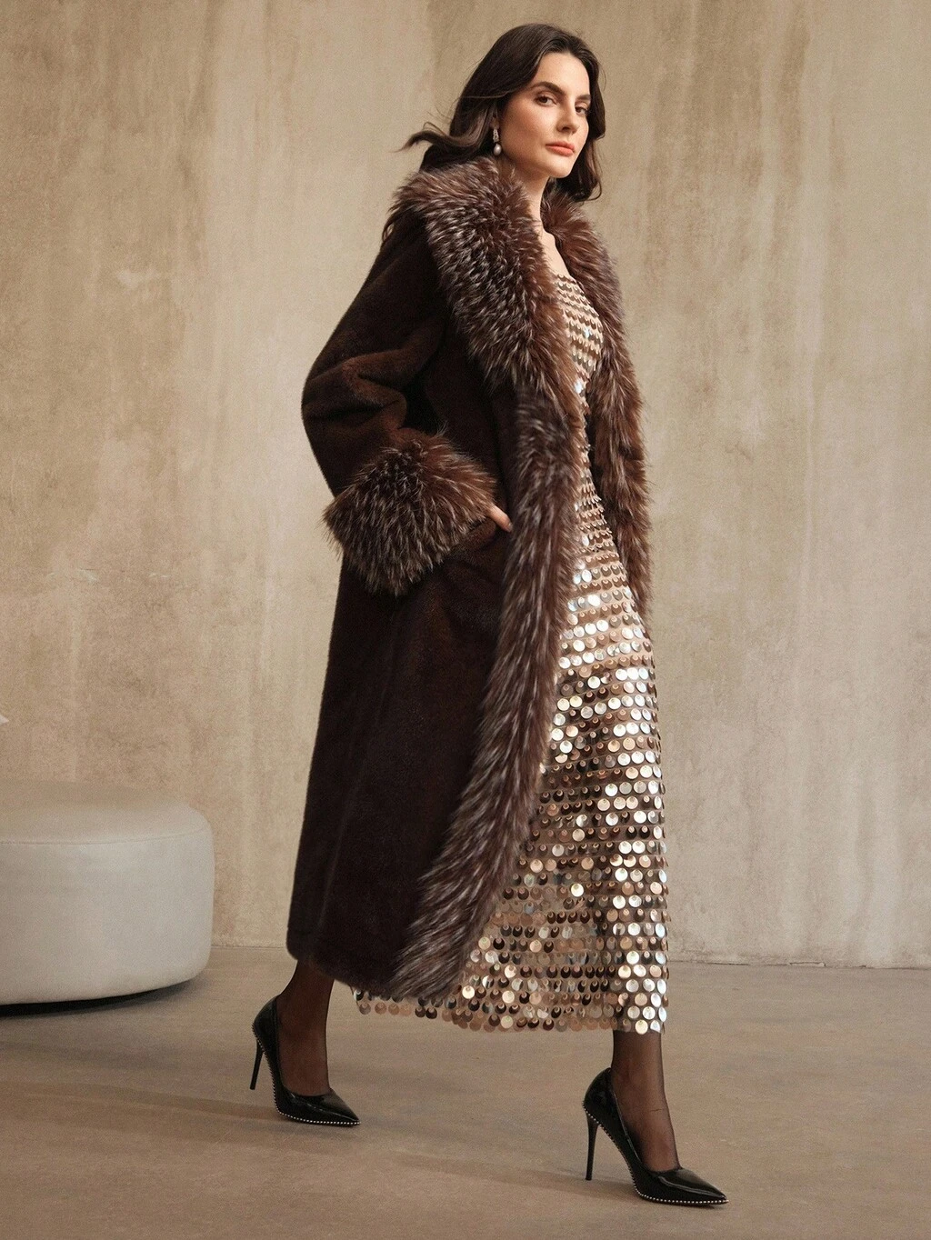 Women's Fashionable Dual-Color Fluffy Long Faux Fur Coat, Autumn/Winter