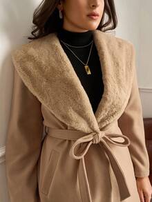 Chikora Chaqueta gruesa con cuello de piel sintética elegante para mujer de talla grande