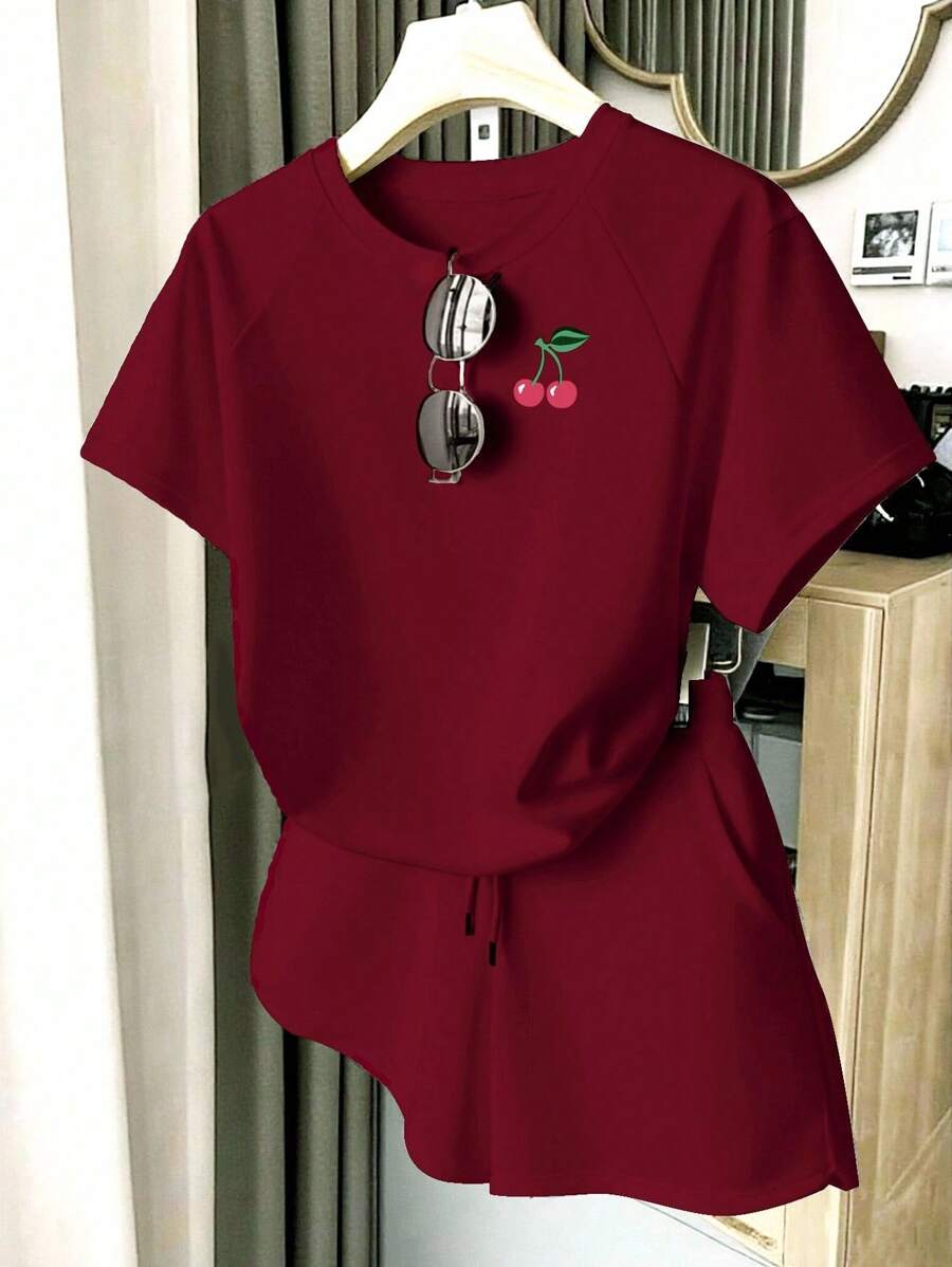Bộ 2 món áo thun và quần short in họa tiết quả anh đào thường ngày dành cho nữ, mùa hè - Màu Đỏ Sâu - Xem 1