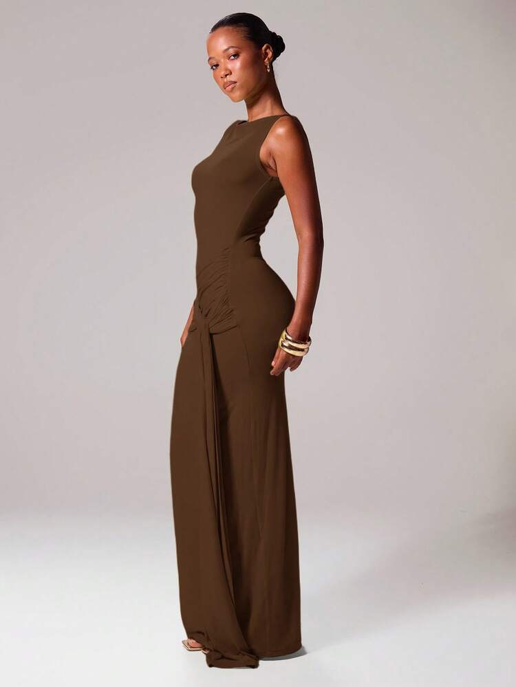 MUSERA 斜领系带垂褶修身无袖长款连衣裙，适合伊比沙岛度假、春夏节日派对、锐舞派对、海滩装扮、浪漫舞会、毕业典礼、优雅生日派对、婚礼宾客、秋季夜晚外出、约会之夜、秋季/夏季服装、假日长裙 - 巧克力棕 - 查看 2