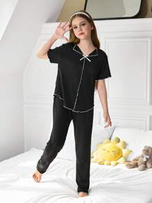 SHEIN 2 件女童休闲 V 领撞色条纹蝴蝶结装饰柔软牛奶丝短袖上衣和裤子套装 - 黑色 - 查看 4