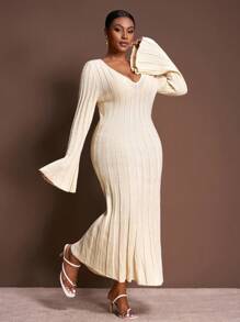 Slaydiva 2025 Autumn/Winter New Elegant Casual Vacation Commute Daily Office Outfit Knitted Solid Color Apricot Ribbed Striped Low Round Neck Long Flare Sleeve Wide Hem Fitted Sweater Dress For Plus Size Women Fall - Apricot - View 6