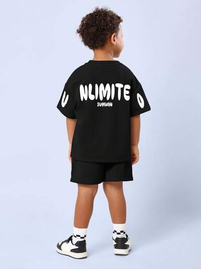 Ensemble confortable t-shirt et short avec logo imprimé