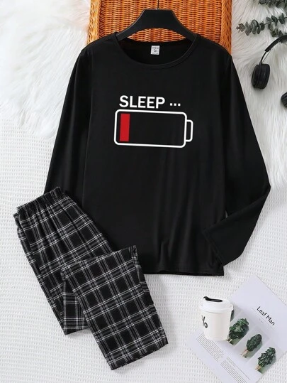 两件套男童圆领长袖睡衣上衣，印有“SLEEP”字样，搭配宽松黑白格子裤，舒适针织面料，休闲睡衣套装，男童格子睡衣套装，秋冬季