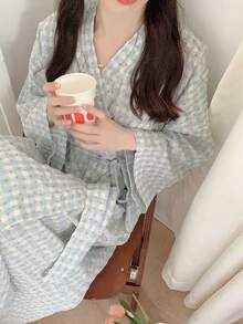 1 件 Ditsy 花卉 V 领甜美风格睡袍，春秋格子印花长袖浴袍，高端家居服适合日常居家、度假、户外、酒店，是洗完澡后回到学校居家和度假的理想选择 - 彩色 - 查看 3