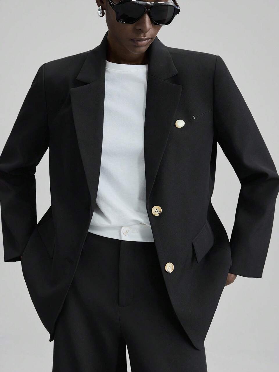 2025 Women's Spring/Summer Minimalist Fashion, Urban Commute, Elegant Simplicity, Solid Color Lapel NeckLong Sleeve Single-Breasted Casual Blazer