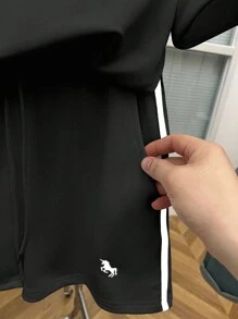 GlowEve 女士时尚休闲运动风刺绣撞色侧条纹圆领宽松T恤和高腰抽绳斜口袋宽松休闲运动短裤2件套