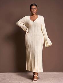 Slaydiva 2025 Autumn/Winter New Elegant Casual Vacation Commute Daily Office Outfit Knitted Solid Color Apricot Ribbed Striped Low Round Neck Long Flare Sleeve Wide Hem Fitted Sweater Dress For Plus Size Women Fall - Apricot - View 4