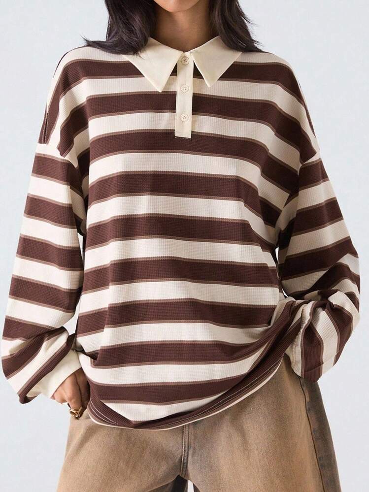 SHEIN EZwear قميص كاجوال بياقة بولو وأكمام طويلة منسدلة وخطوط فضفاض، مناسب للخروجات، العودة إلى المدرسة، موسم التخرج، الربيع/الخريف - بني - مشاهدة 1