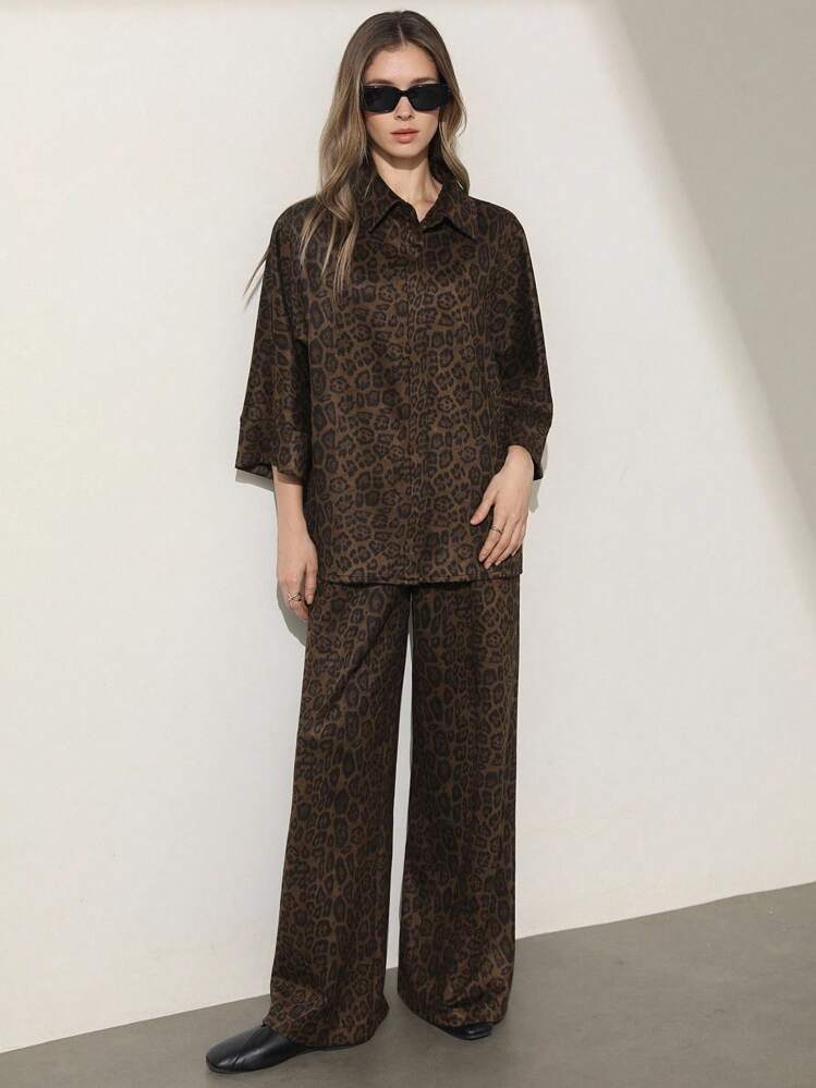 Aveloria Modichic Conjunto de 2 piezas de camisa suelta con cuello y botones de estampado de leopardo, y pantalones rectos de cintura elástica para mujer - Multicolor - Ver 6