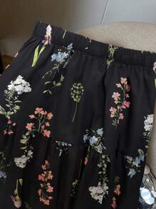 GlowEve New Floral Design Chic French Style Women's Mini Skirt Fall Cloth For Women - Black - View 3