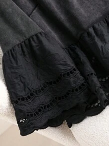 CosyJoli 女式加大码圆领烂花刺绣喇叭袖宽松水洗T恤 - 黑色 - 查看 4