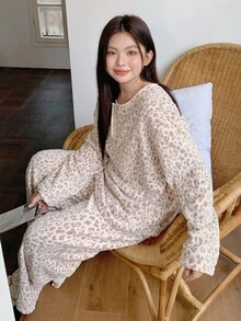Dazy Plus 两件套加大码女式豹纹抓绒宽松上衣和裤子睡衣套装，保暖内衬，适合秋冬季穿着 - 卡其色 - 查看 3