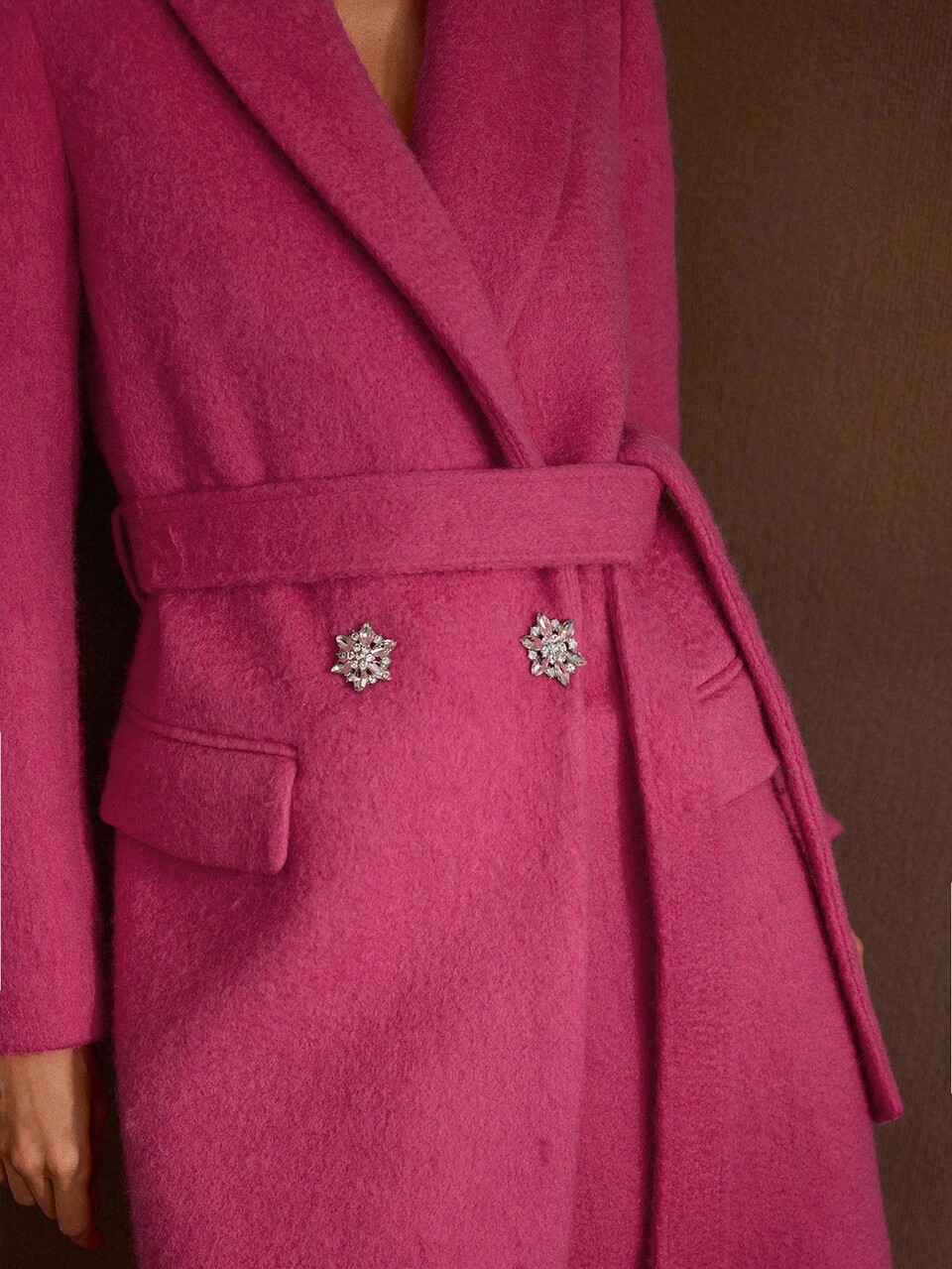 WOOL PEAK COLLAR RHINESTONE PLACKET BELTED OVERCOAT