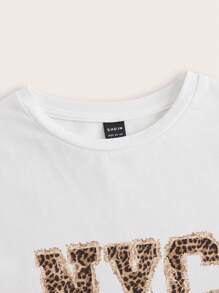 SHEIN EZwear 休闲时尚豹纹印花和字母图案圆领短袖短款修身女式 T 恤，34% 棉 - 白色 - 查看 5