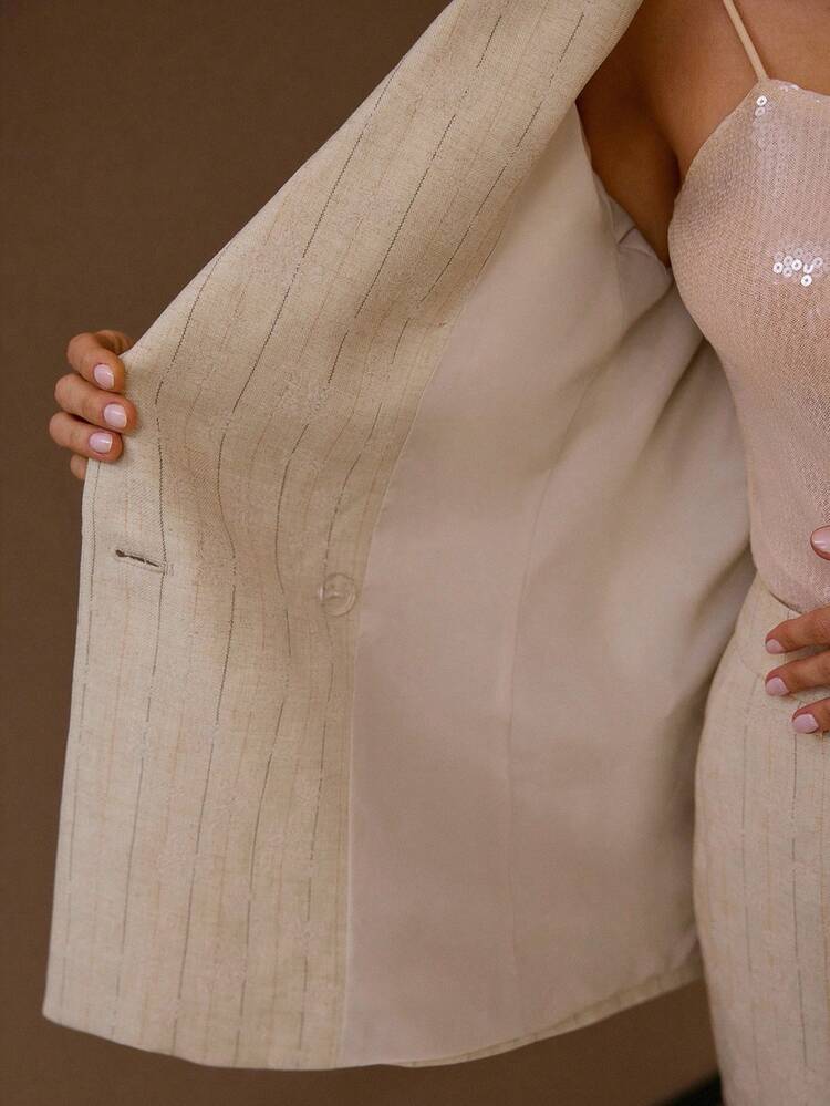 STRUCTURED STRIPED DOUBLE BREASTED BLAZER