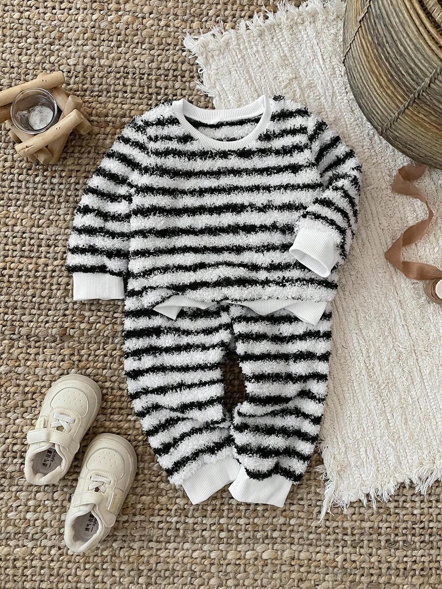 SHEIN 婴幼儿厚法兰绒条纹两件套，休闲冬季服装 - 黑與白 - 查看 1