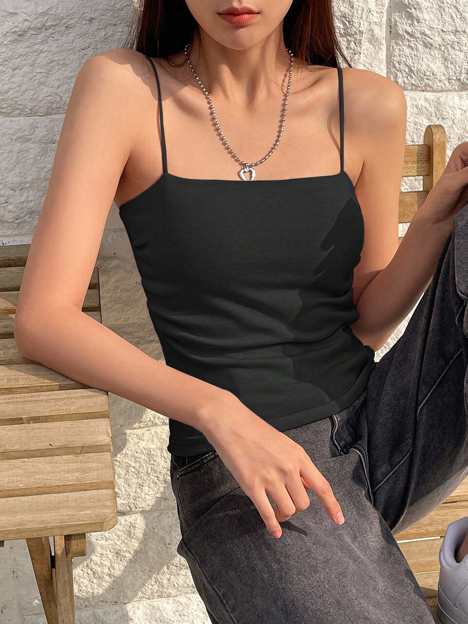 Women's Solid Color Built-In Padded Casual Basic Versatile Daily Wear Camisole Summer Everyday Loungewear Black