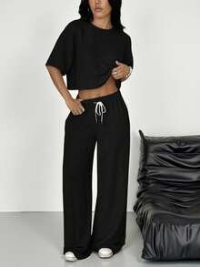 SHEIN EZwear 2件組女款休閒街頭風黑色針織T恤與抽繩長褲套裝，舒適舒適健身夏季機場居家休閒 - 黑色 - 查看 3