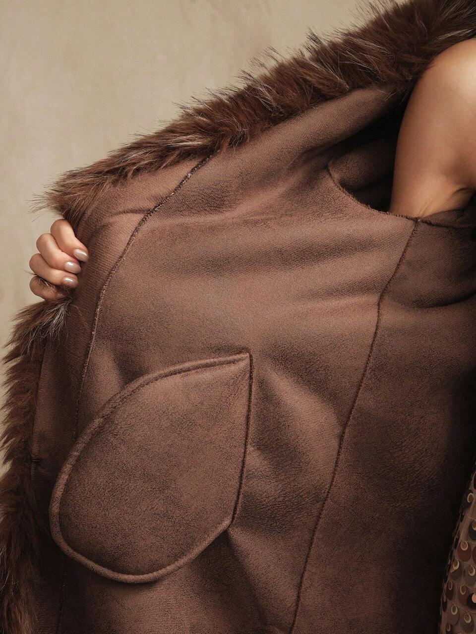 Women's Fashionable Dual-Color Fluffy Long Faux Fur Coat, Autumn/Winter