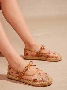 Solezae 女士草编花朵刺绣网眼蝴蝶结玛丽珍平底鞋 - 彩色 - 查看 3