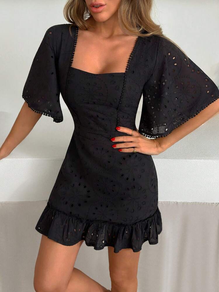 SHEIN Cottnline Váy ngắn thanh lịch tay bèo thêu cho nữ - màu đen - Xem 4