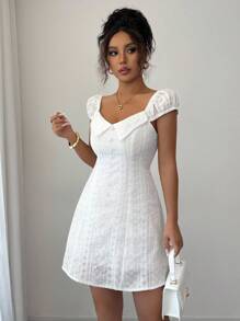 Chiquease 女士甜心领口短袖刺绣腰身连衣裙 全白夏季连衣裙 - 白色 - 查看 3