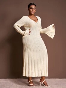 Slaydiva 2025 Autumn/Winter New Elegant Casual Vacation Commute Daily Office Outfit Knitted Solid Color Apricot Ribbed Striped Low Round Neck Long Flare Sleeve Wide Hem Fitted Sweater Dress For Plus Size Women Fall - Apricot - View 5