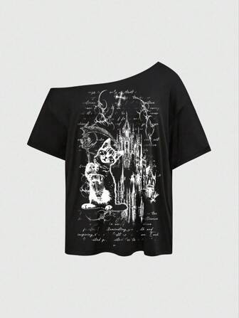 Goth Camiseta básica vintage de hombro asimétrico en negro sólido, con estampado de castillo gótico negro y blanco, lema de poesía, cruz y espinas, de talla grande y hombro asimétrico