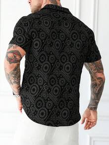 Manfinity Homme Áo sơ mi tay ngắn cài nút Jacquard dành cho kỳ nghỉ hè dành cho nam - màu đen - Xem 2