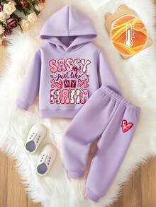 SHEIN Playful Pals 2 件套女婴服装，时尚可爱的心形和字母印花连帽羊毛运动衫和心形印花羊毛运动裤，适合秋冬季外出，“像妈妈一样活泼”运动服套装 - 紫色 - 查看 3