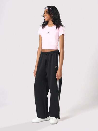 Cropped T-Shirt And Wide Leg Joggers With Side Stripes