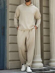 Manfinity Homme 男士加大码休闲通勤日常百搭字母压花插肩袖连帽衫和运动裤套装，秋季服装