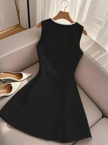 Selianne V领无袖A字腰设计时尚优雅连衣裙，夏季