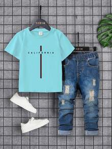 SHEIN Playful Pals 2 件套年轻男孩休闲时尚街头风格简约加州与十字图案蓝色短袖圆领 T 恤和牛仔裤套装 - 彩色 - 查看 3