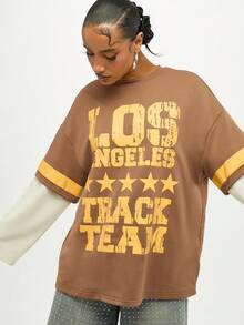 SUMWON WOMEN 洛杉矶田径队校队双层长袖复古学院风 T 恤，撞色袖子和星星图案，秋冬街头风格，分层外观，都市时尚 - 棕色 - 查看 4