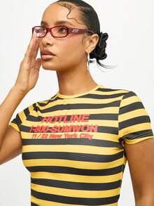 SUMWON WOMEN 复古风格条纹短款 T 恤，带有热线文字印花，纽约城风格修身短袖上衣，Y2K 时尚街头服饰 - 彩色 - 查看 6