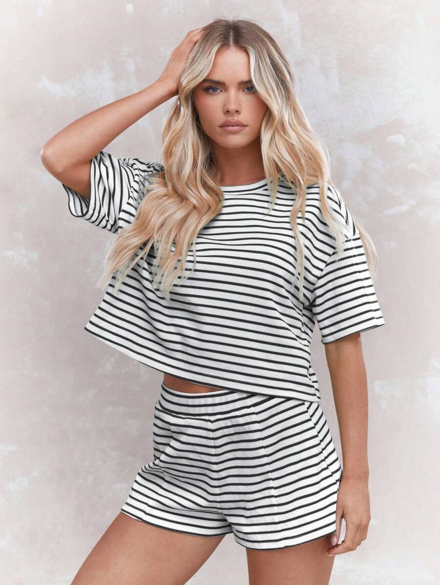 MISSGUIDED Bộ đồ hai mảnh mùa hè thường ngày Áo thun sọc tay ngắn Quần short Phối đồ mặc ở nhà Cổ tròn thoải mái Bộ đồ đồng bộ - trắng - Xem 1