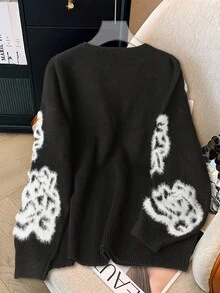 GlowEve CURVE 1pc Women Plus Size Minimalist Floral & Pearl Decor Crew Neck Long Sleeve Pullover Sweater, Suitable For Autumn/Winter Fall