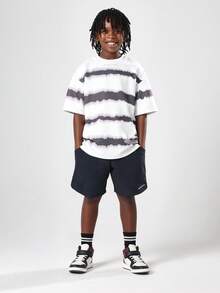 SUMWON Oversized Tie Dye Stripe Pattern T-Shirt Keep Pushing Forward Slogan Summer Casual Cool Urban Streetwear Youth Fashion Top - Black and White - View 1