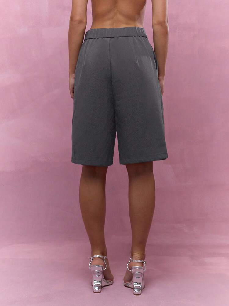 MISSGUIDED Pleated Bermuda Tailored Shorts With Side Pockets