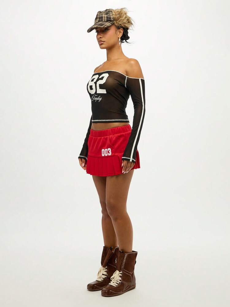 SUMWON WOMEN メッシュオフショルダー トロフィー 長袖クロップトップ バーシティスタイル カレッジファッション ナンバープリント Y2K アエステティック レトロチアリーダー ストリートウェア チェック柄キャップ 秋冬コレクション