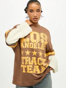 SUMWON WOMEN 洛杉矶田径队校队双层长袖复古学院风 T 恤，撞色袖子和星星图案，秋冬街头风格，分层外观，都市时尚 - 棕色 - 查看 7