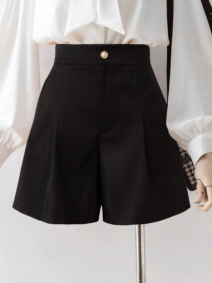 SHEIN Tall CURVE 加大码纯色阔腿优雅褶皱修身百搭短裤 - 黑色 - 查看 1