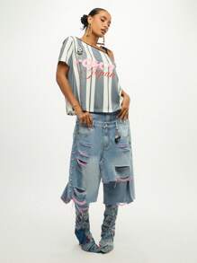 SUMWON WOMEN Quần short denim Bermuda rách hai lớp phong cách lễ hội, cạp cao đính đinh tán, chi tiết rách, điểm xuyết chỉ hồng, quần thời trang mùa hè - Màu xanh lam - Xem 3