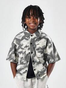 SUMWON 青年扎染印花纽扣宽松衬衫短袖超大露营领休闲周末假日街头风格口袋细节 - 深灰色 - 查看 1