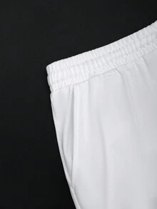Manfinity Homme 大码男士纯色休闲印花T恤和松紧腰短裤套装 - 白色 - 查看 5