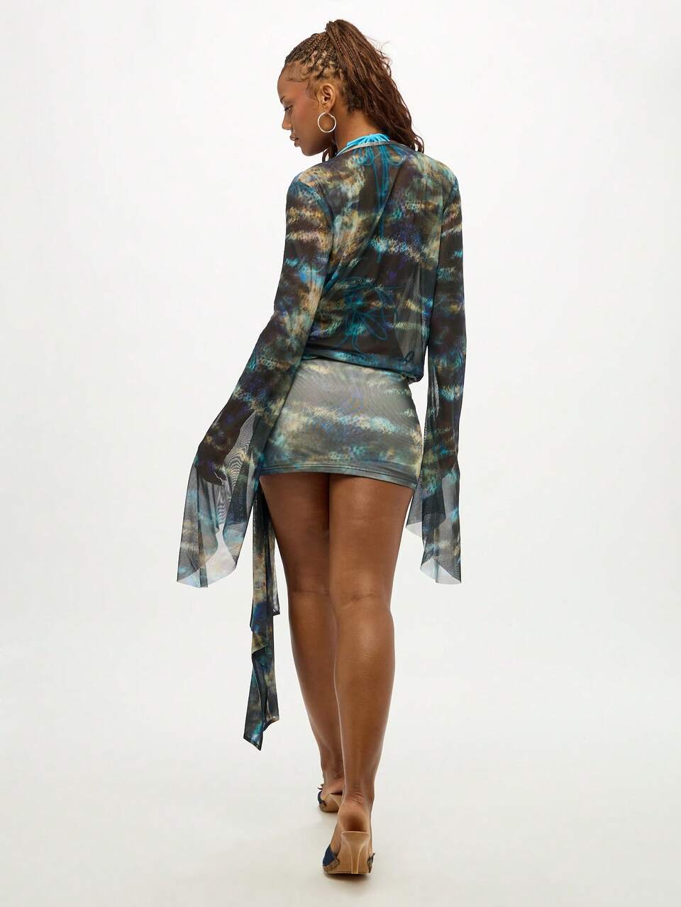 SUMWON WOMEN Mini-Wickelkleid mit Batikmuster und Glockenärmeln