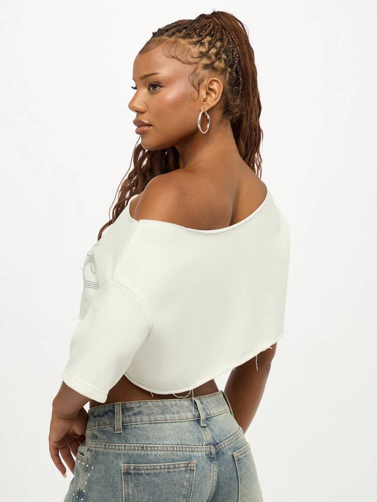 SUMWON WOMEN Schulterfreies Crop-Top mit Strass-Logo